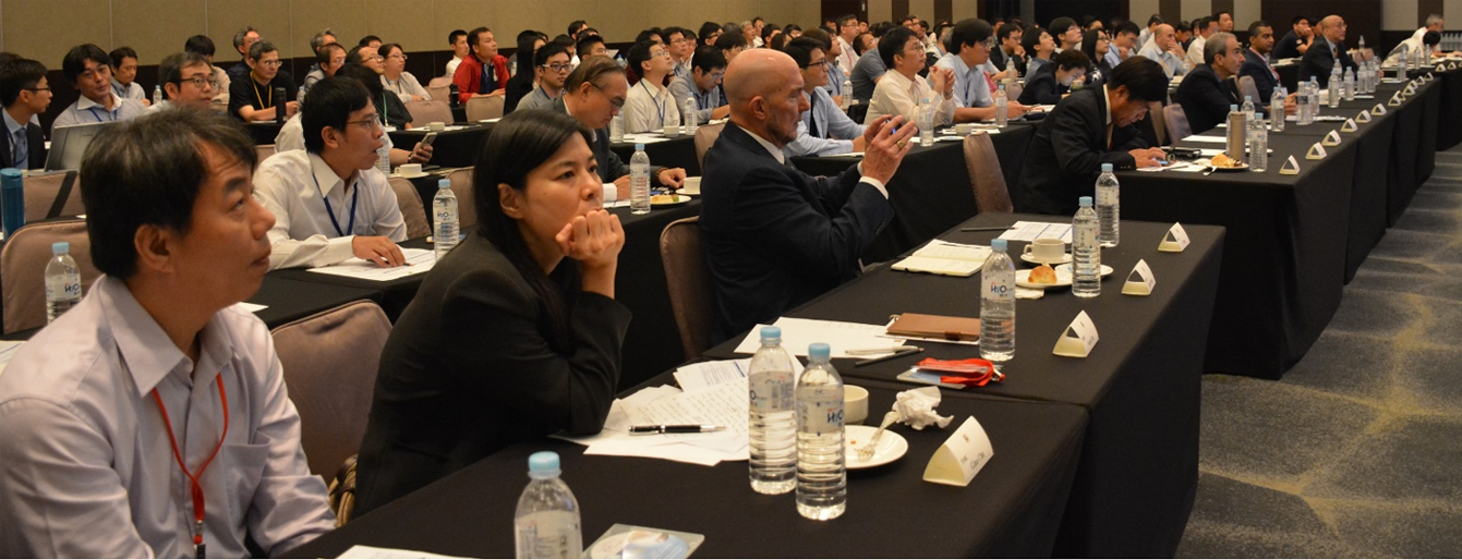 Active participations and exciting interactions among speakers and participants (left and above).