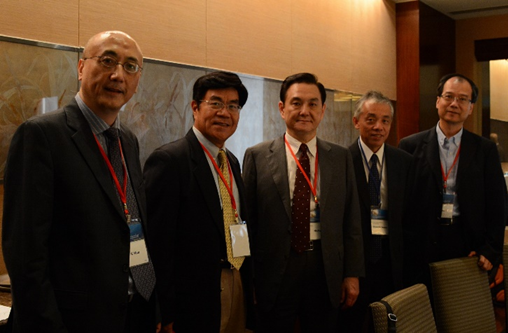 (left) Committee members (from left to right): Dr. C. Hsu (program chair), Robert Chien (general chair), Dr. Nicky Lu (TSIA BoD), Shuichi Inoue (ISSM committee) and Thomas Chen (steering committee).